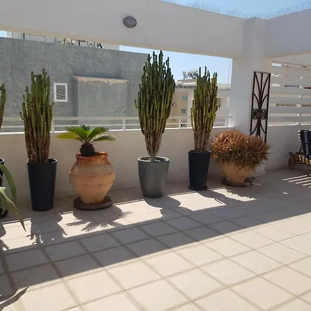 Penthouse Sea Views *